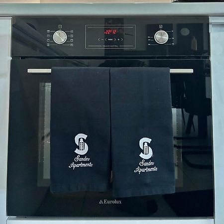 Sandev Apartments Black&White Stip Bagian luar foto
